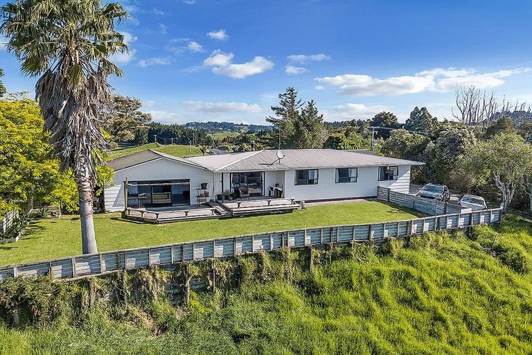 Photo of property in 278 Upper Orewa Road, Wainui, Silverdale, 0992