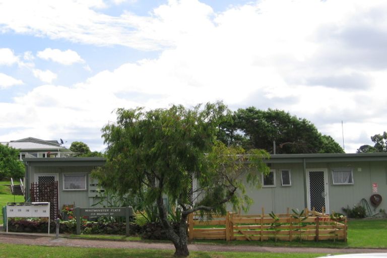 Photo of property in 239 Whitney Street, Blockhouse Bay, Auckland, 0600