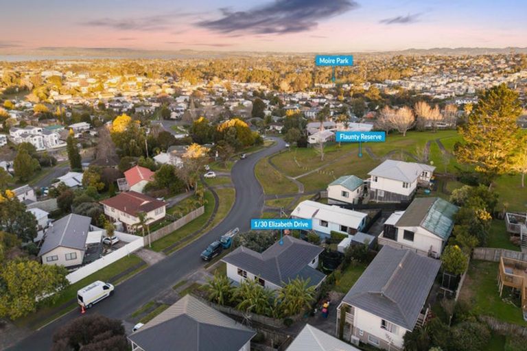 Photo of property in 1/30 Elizabeth Drive, West Harbour, Auckland, 0618