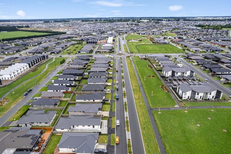 Photo of property in 90 Broadway Parade, Rolleston, 7615