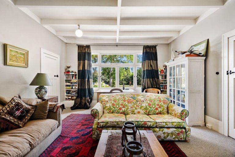 Photo of property in 16 Reynolds Road, Havelock North, 4130