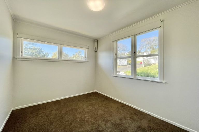 Photo of property in 20 Madison Place, Forrest Hill, Auckland, 0620