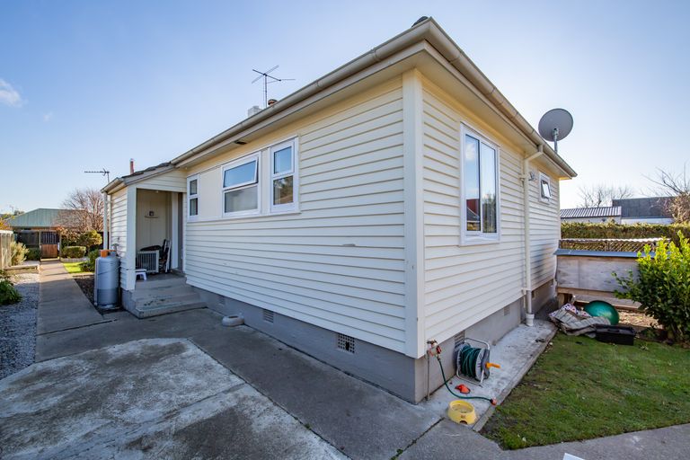 Photo of property in 8 Lindon Street, Rangiora, 7400