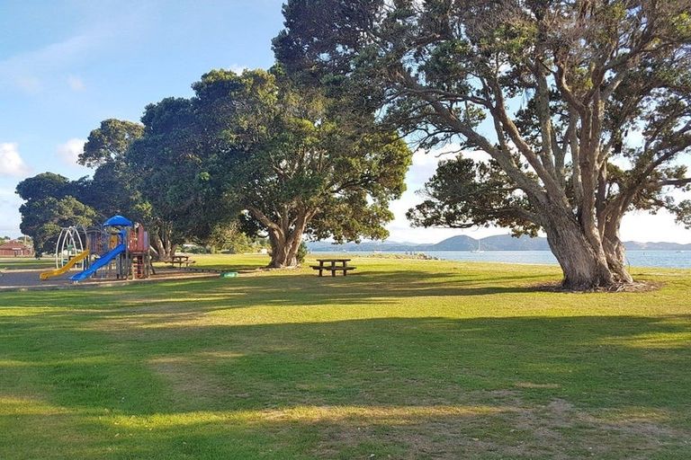 Photo of property in 141 Marsden Bay Drive, One Tree Point, 0118