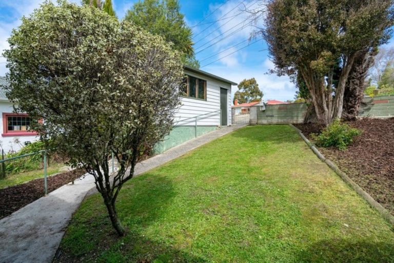 Photo of property in 44 Brockville Road, Glenross, Dunedin, 9011