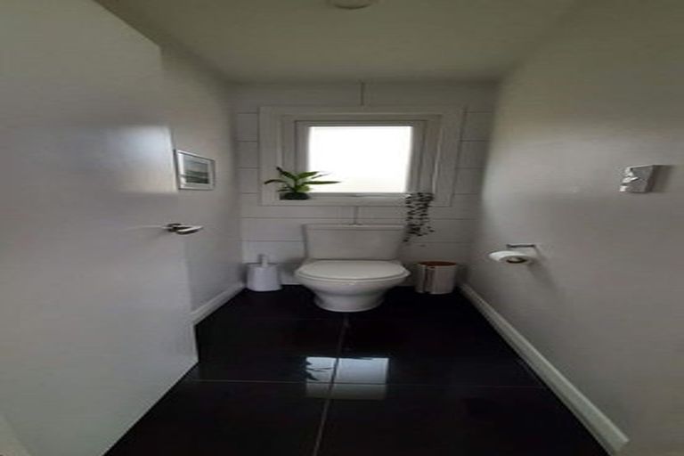 Photo of property in 12 Forest Road, Pinehaven, Upper Hutt, 5019