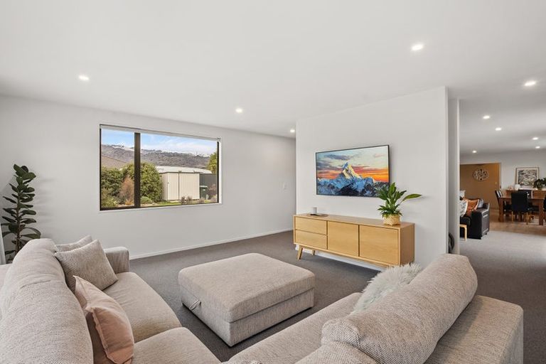 Photo of property in 27 De Bettencor Place, Mount Pisa, Cromwell, 9383