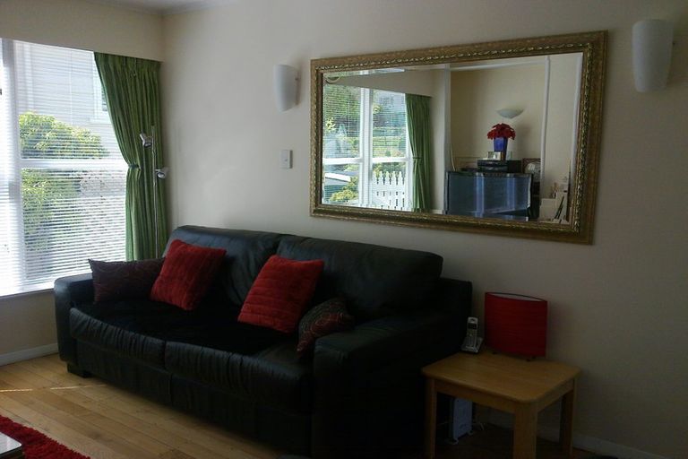 Photo of property in 124 Parkvale Road, Karori, Wellington, 6012