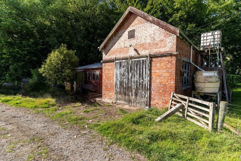 Photo of property in 2168 Milton Highway, Milton, 9291