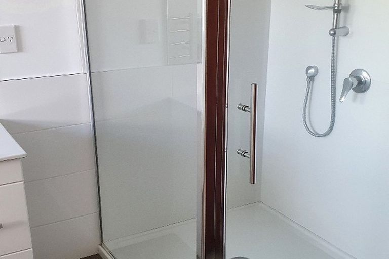 Photo of property in 8a Tamihana Avenue, Fairfield, Hamilton, 3214