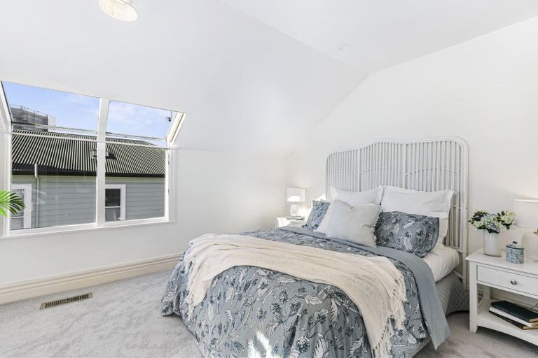 Photo of property in 12b Hobson Street, Thorndon, Wellington, 6011