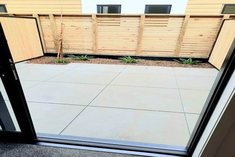 Photo of property in 2/240 Stokes Valley Road, Stokes Valley, Lower Hutt, 5019