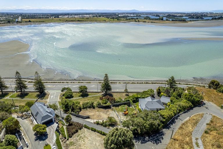 Photo of property in 1/1 The Brae, Mount Pleasant, Christchurch, 8081