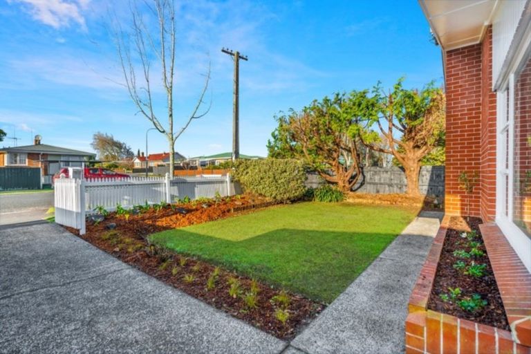 Photo of property in 42 Storey Avenue, Forest Lake, Hamilton, 3200