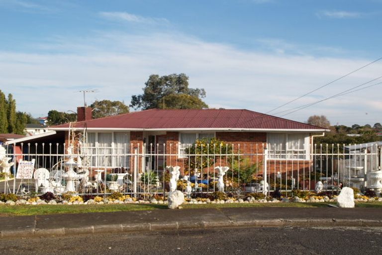 Photo of property in 76 Blake Road, Mangere East, Auckland, 2024