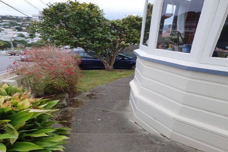 Photo of property in 71 Nairn Street, Mount Cook, Wellington, 6011
