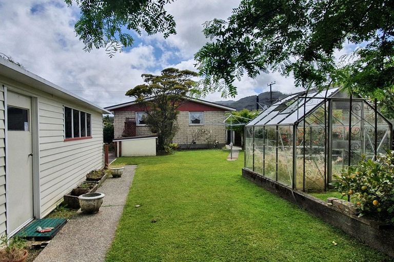 Photo of property in 33 Inverness Street, Dunollie, Runanga, 7803