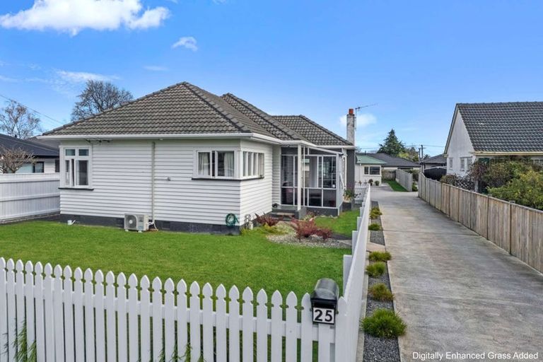 Photo of property in 25 Quinn Road, Levin, 5510