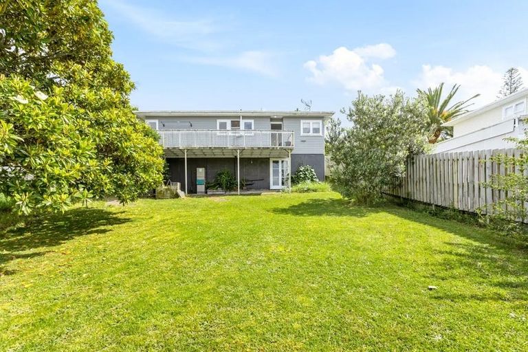 Photo of property in 16 Saffron Street, Birkdale, Auckland, 0626