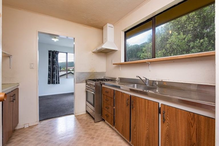 Photo of property in 27 Invercargill Drive, Kelson, Lower Hutt, 5010