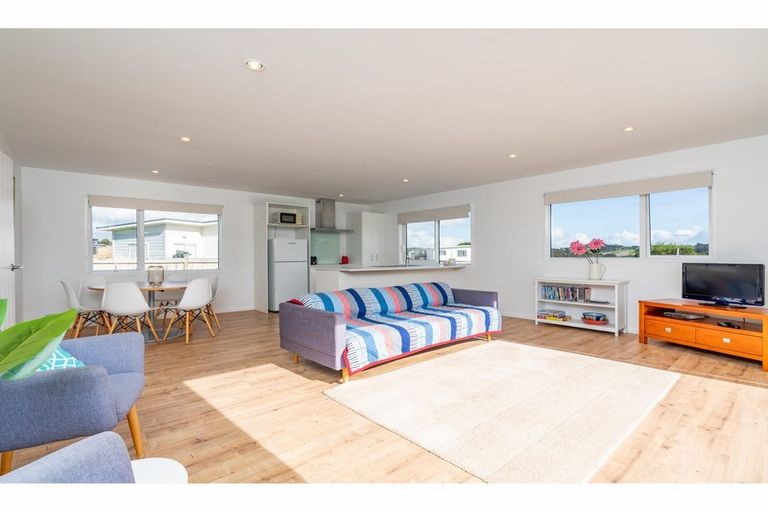 Photo of property in 25 Northcoast Place, Mangawhai Heads, Mangawhai, 0505