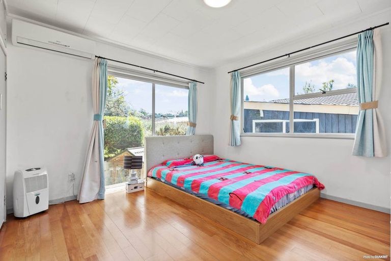 Photo of property in 32 Normanton Street, Glenfield, Auckland, 0629