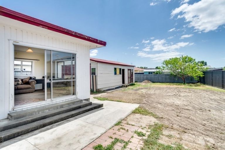 Photo of property in 3 Curling Crescent, Onekawa, Napier, 4110