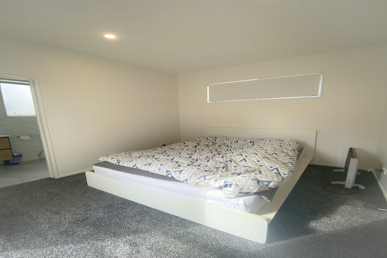 Photo of property in 102 Bellbird Street, Papakura, 2110