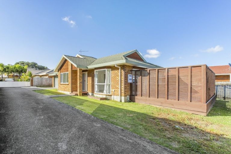 Photo of property in 2/48 Seabrook Avenue, New Lynn, Auckland, 0600