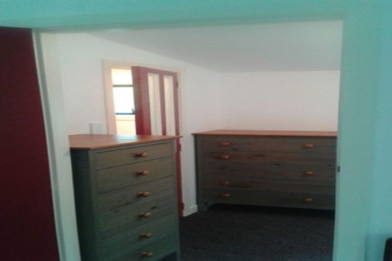 Photo of property in 82 Opanuku Road, Henderson Valley, Auckland, 0612