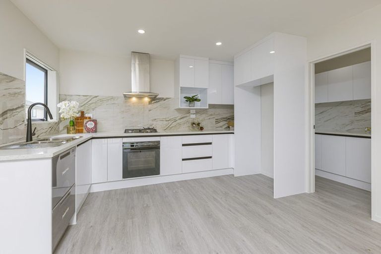 Photo of property in 2 Awaiti Way, Orewa, 0931