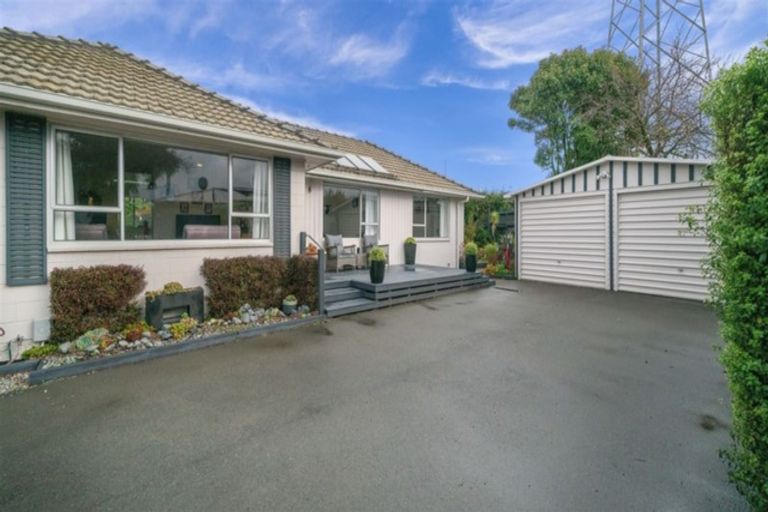 Photo of property in 9 Denise Crescent, Hornby, Christchurch, 8042
