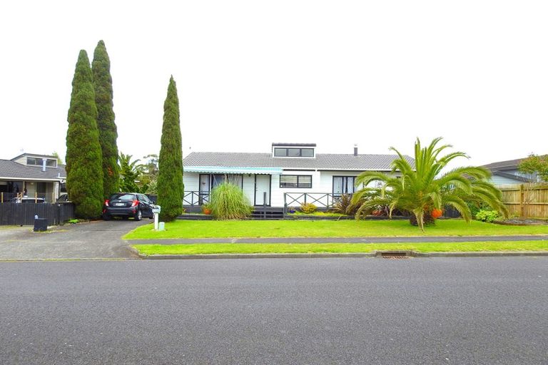 Photo of property in 64 De Quincey Terrace, Highland Park, Auckland, 2010