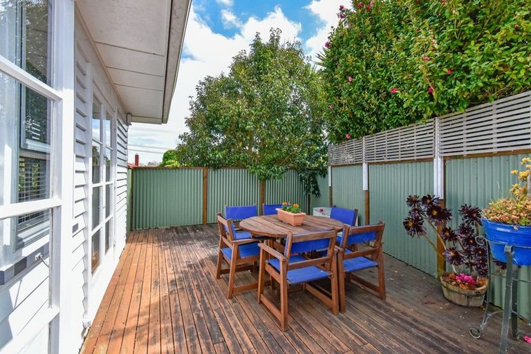 Photo of property in 2 Valentine Street, Papakura, 2110
