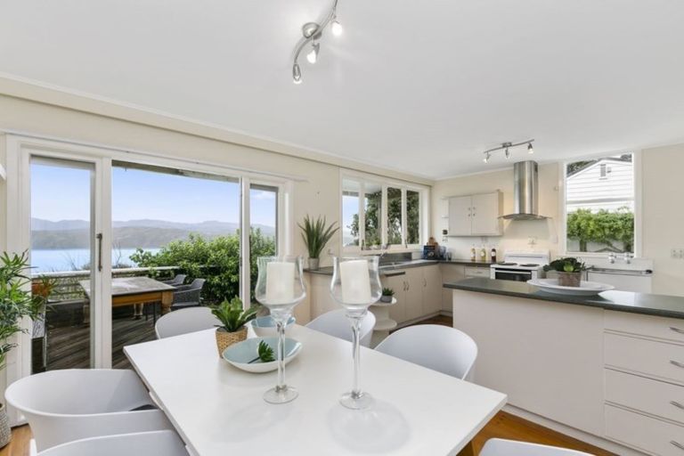 Photo of property in 92 Seatoun Heights Road, Seatoun, Wellington, 6022