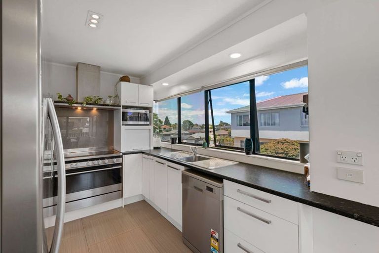 Photo of property in 55 Edgewater Parade, Waiuku, 2123