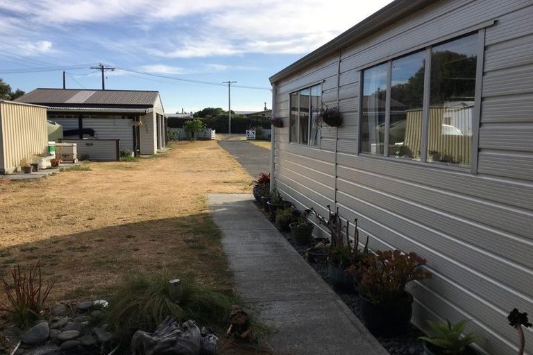 Photo of property in 8 Koura Street, Tangimoana, 4822