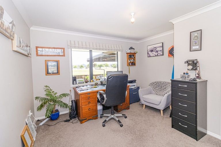 Photo of property in 16 Kauri Place, Pahiatua, 4910