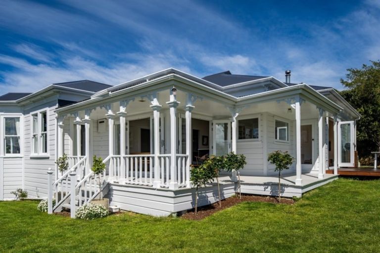 Photo of property in 164 Paremata Road, Paremata, Porirua, 5024