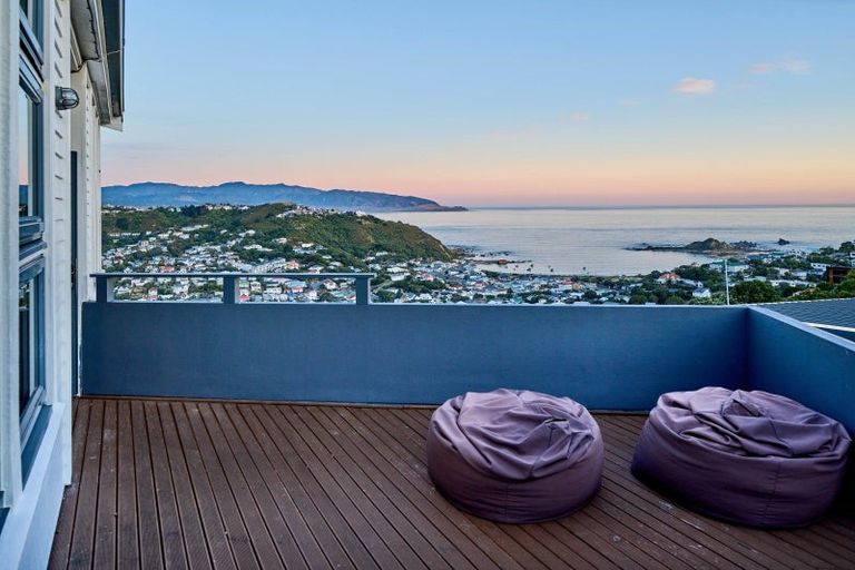 Photo of property in 23 Dargle Way, Island Bay, Wellington, 6023