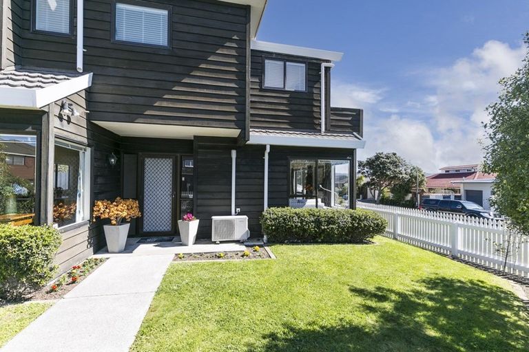 Photo of property in 38b Kaikoura Street, Maupuia, Wellington, 6022