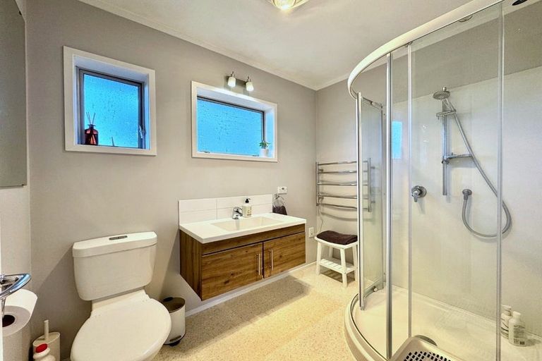 Photo of property in 2/15 Gloaming Place, Conifer Grove, Takanini, 2112