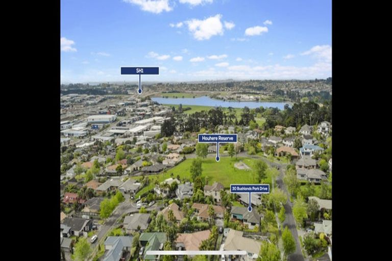 Photo of property in 30 Bushlands Park Drive, Albany, Auckland, 0632