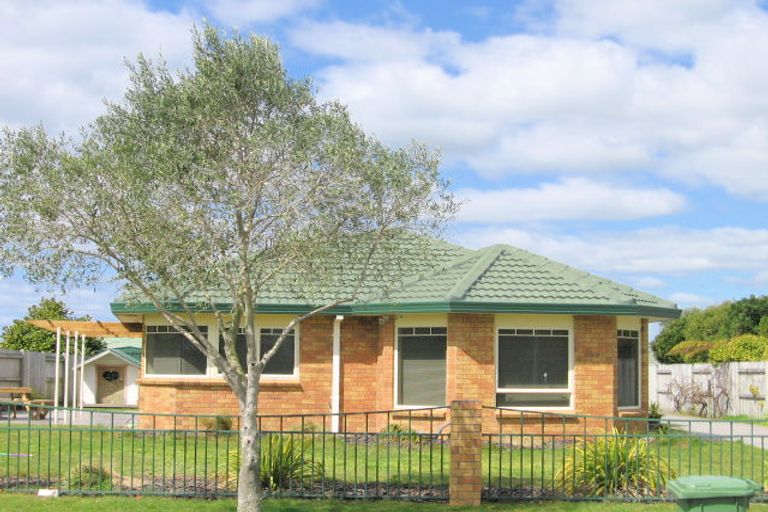 Photo of property in 42 Olympus Grove, Papamoa Beach, Papamoa, 3118