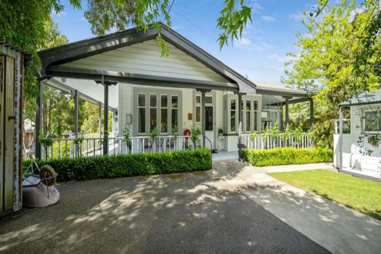 Photo of property in 30 Main Road, Havelock, 7100