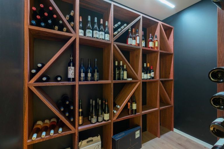 Photo of property in 14 Deans Drive, Wanaka, 9305