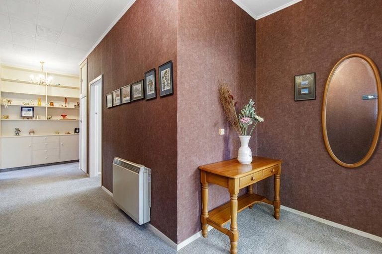 Photo of property in 64 Cambridge Terrace, Waterloo, Lower Hutt, 5011