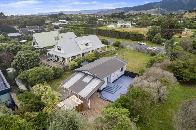 Photo of property in 50 Paetawa Road, Peka Peka, Waikanae, 5391