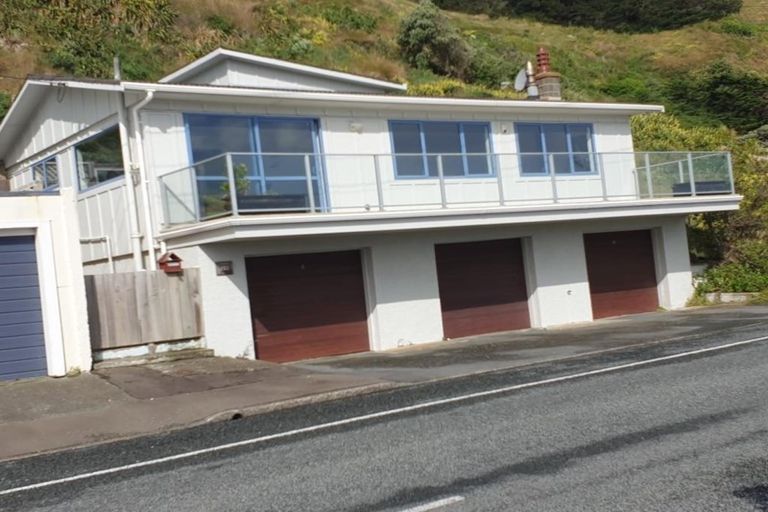 Photo of property in 39 Moa Point Road, Moa Point, Wellington, 6022
