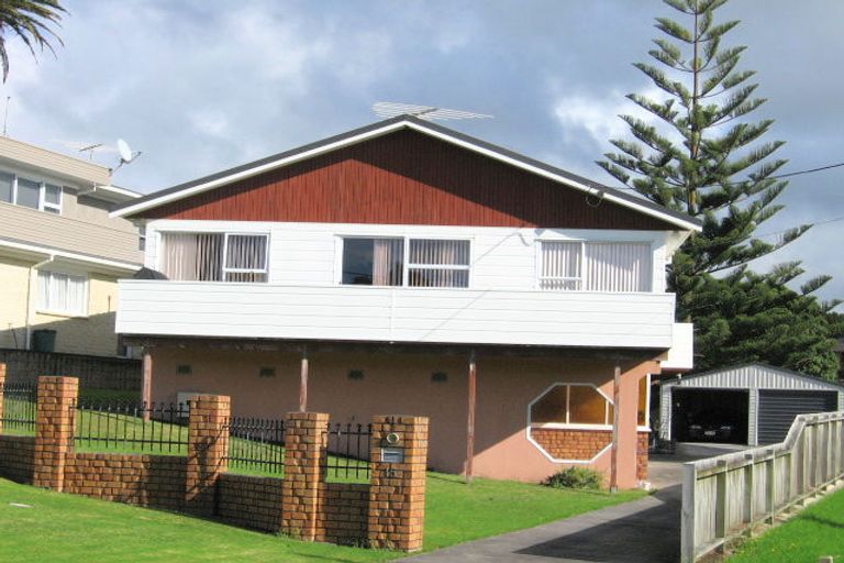 Photo of property in 15 Marellen Drive, Red Beach, 0932